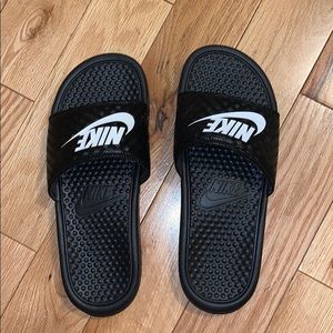 Authentic B&W women’s Nike slides - NEED GONE!